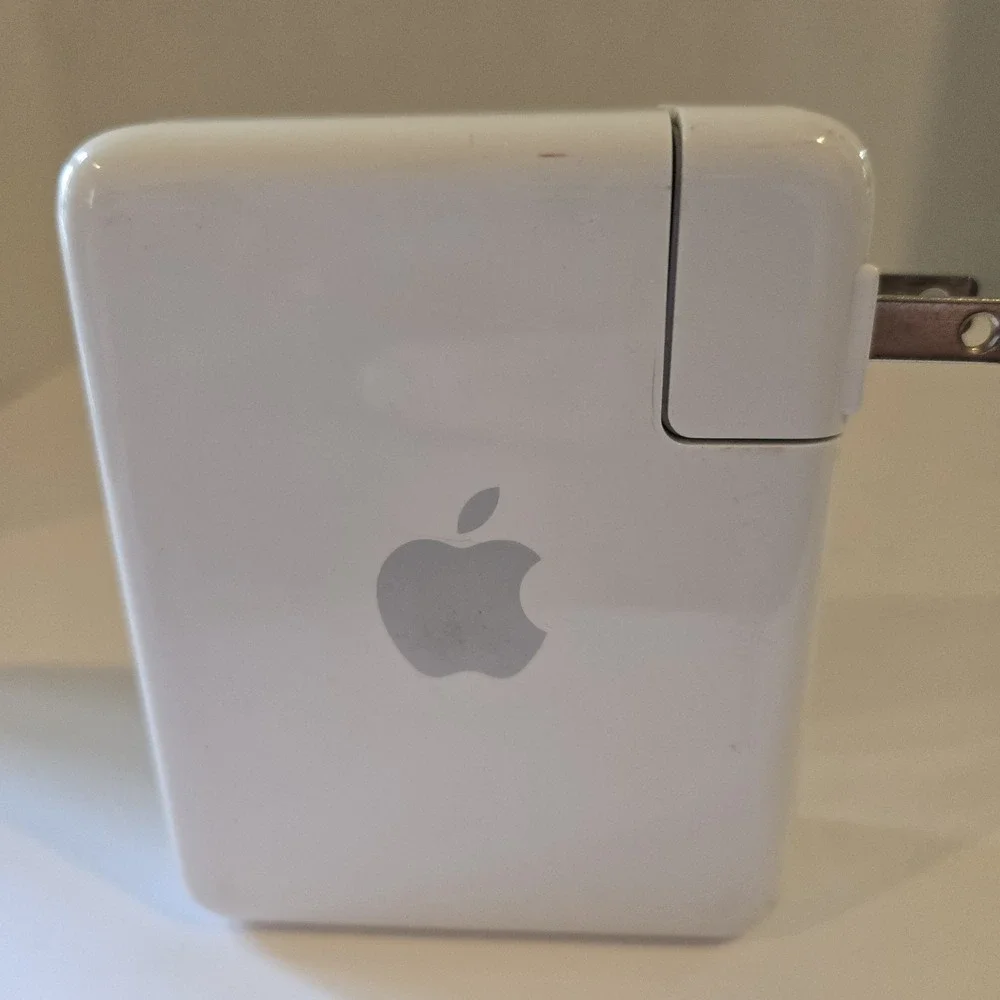 Apple A1084 Airport Express Wireless Base Station‎ • 54Mbps • Tested